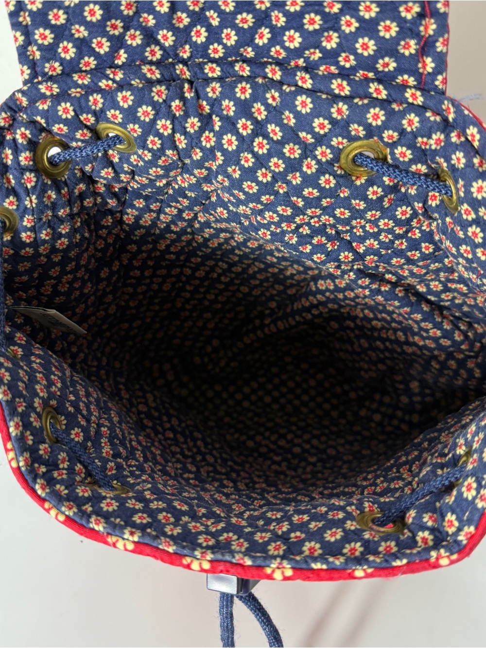 VTG Vera Bradley Mimi Flap Drawstring Backpack Red Americana Paisley Quilted - Picture 5 of 13